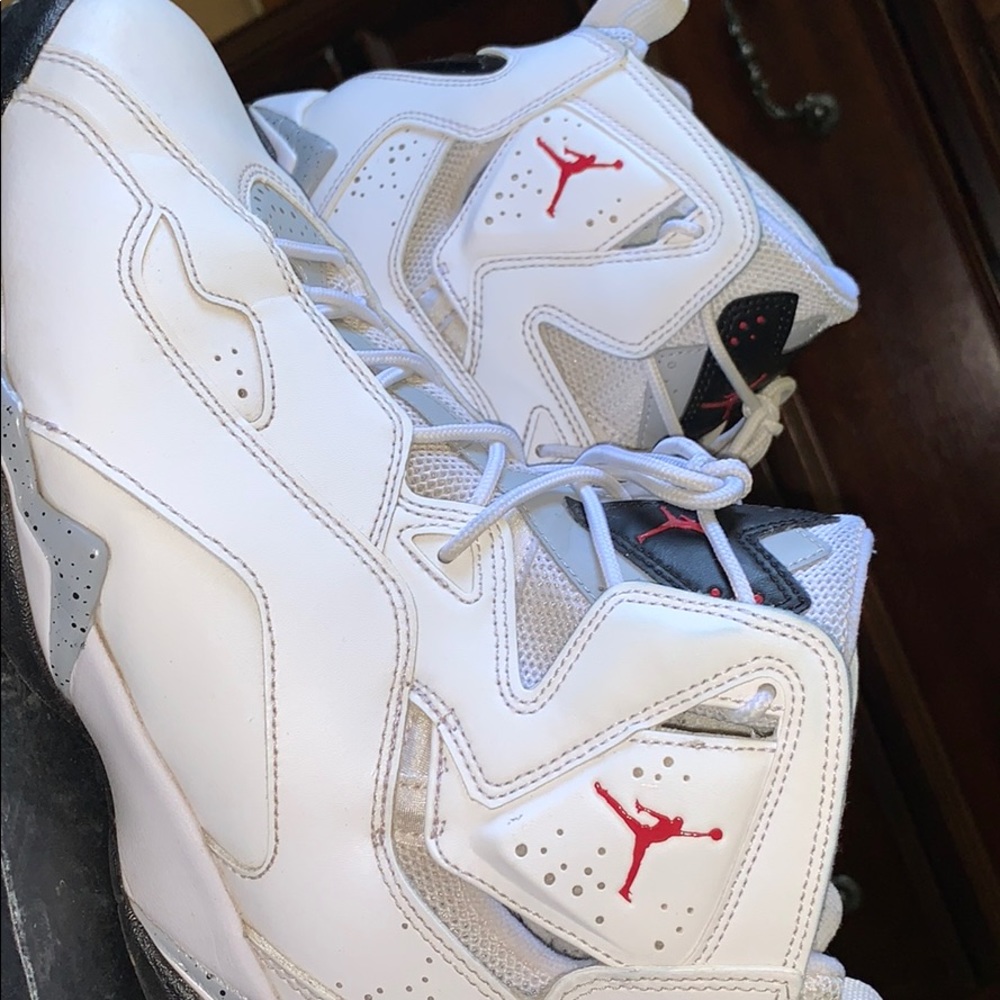 TRUE FLUGHT JORDANS SIZE 10